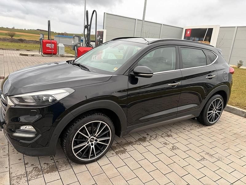 Gebraucht Hyundai Tucson Premium 185 PS (136 kW) 2015 Schwarz SUV