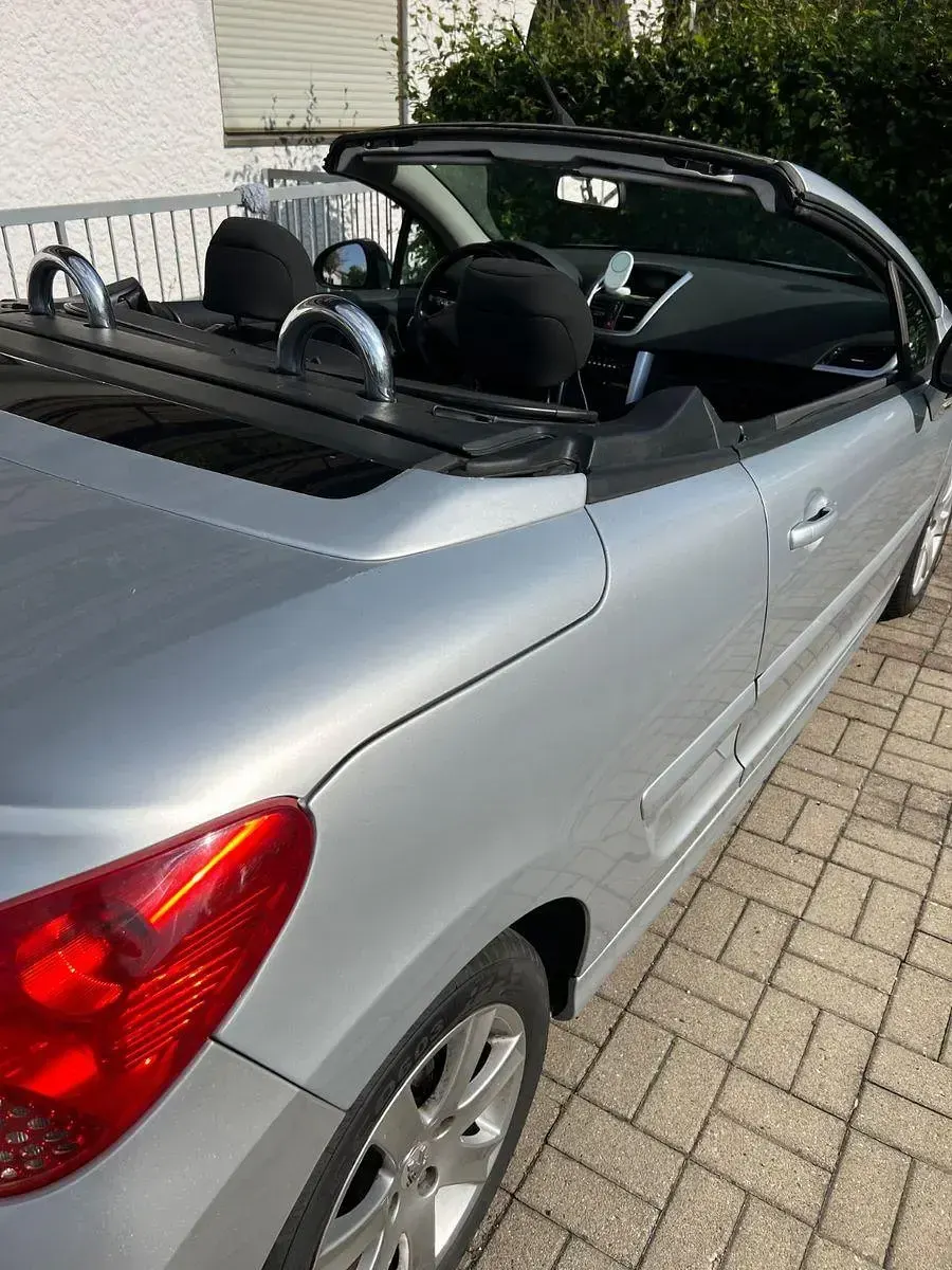 Gebraucht Peugeot 207 CC Platinum 120 PS (88 kW) 2008 Silber Cabrio