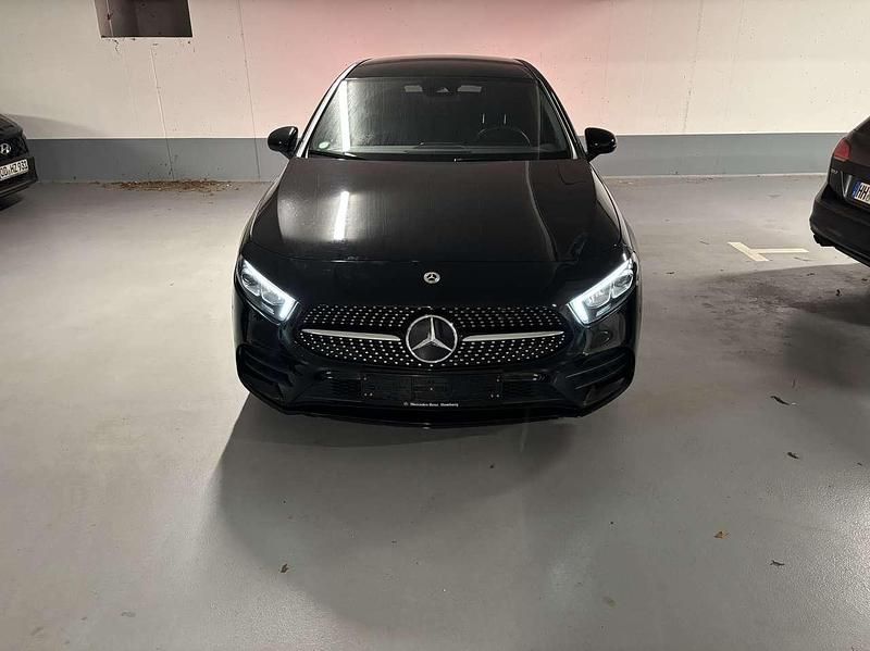 Gebraucht Mercedes A250 160 PS (117 kW) 2022 Schwarz Limousine
