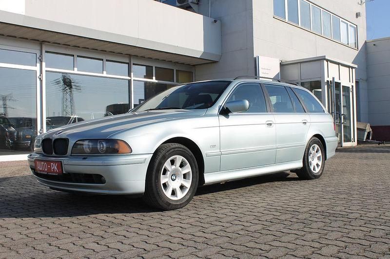 Grau Gebraucht 2002 BMW 525 Kombi | 4.450 € (Fairer Preis) - Bild 1/4