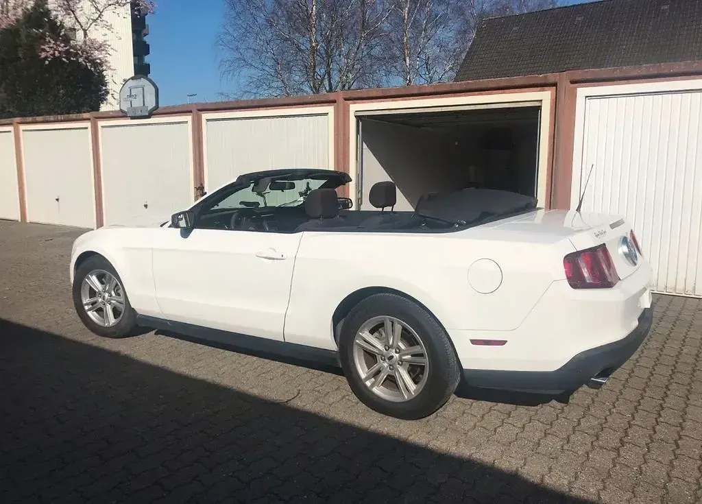 Gebraucht Ford Mustang 307 PS (225 kW) 2012 Weiß Cabrio