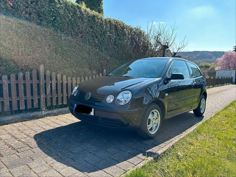 Gebraucht VW Polo 64 PS (47 kW) 2004 Schwarz Kleinwagen