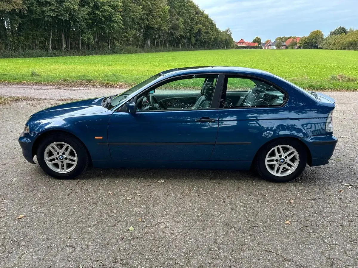 Gebraucht BMW 316 120 PS (88 kW) 2002 Blau Coupé
