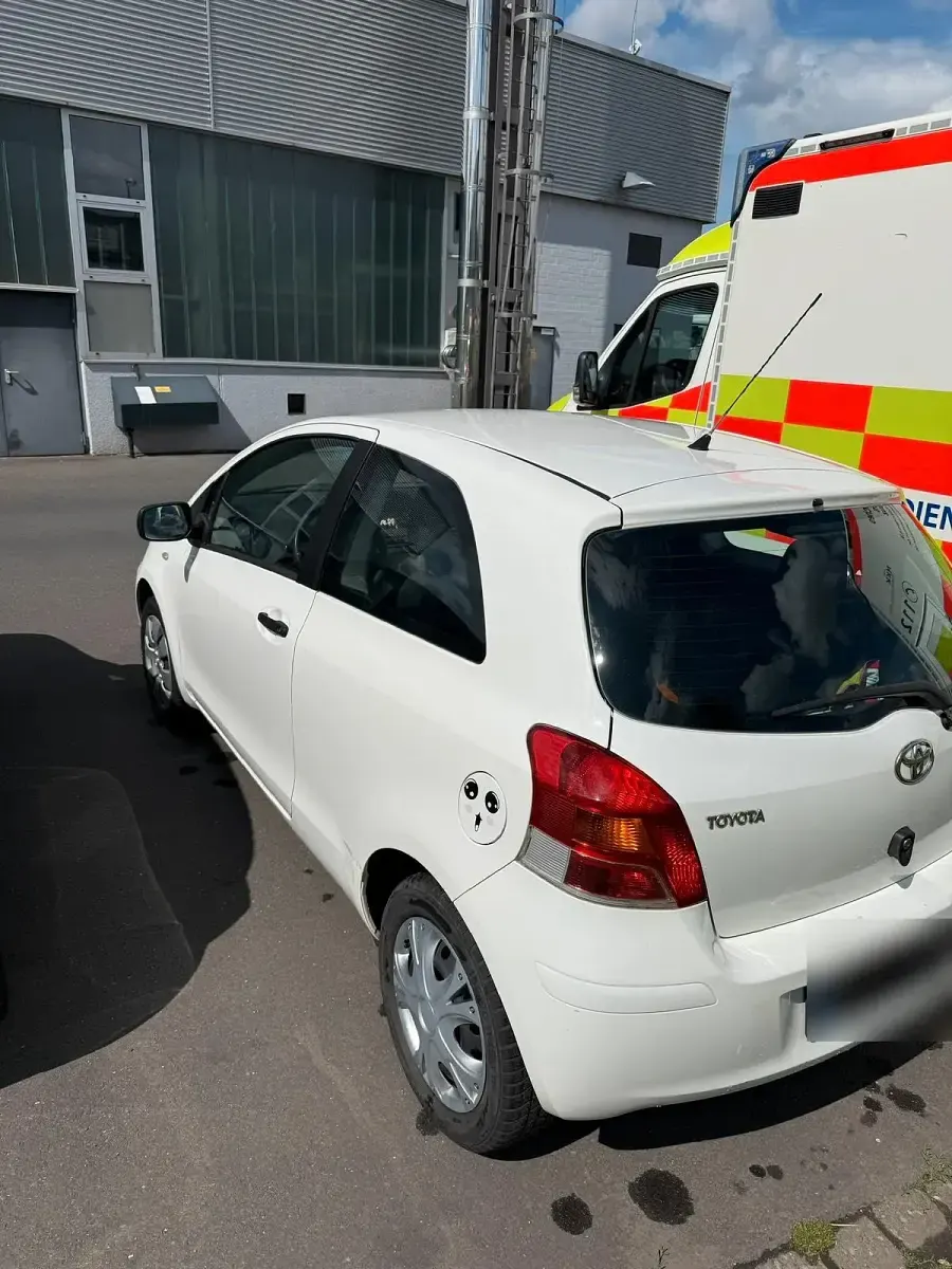 Gebraucht Toyota Yaris 80 PS (58 kW) 2009 Weiß Kleinwagen