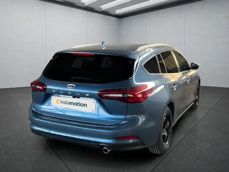Neu Ford Focus Titanium 155 PS (114 kW) 2025 Blau Kombi