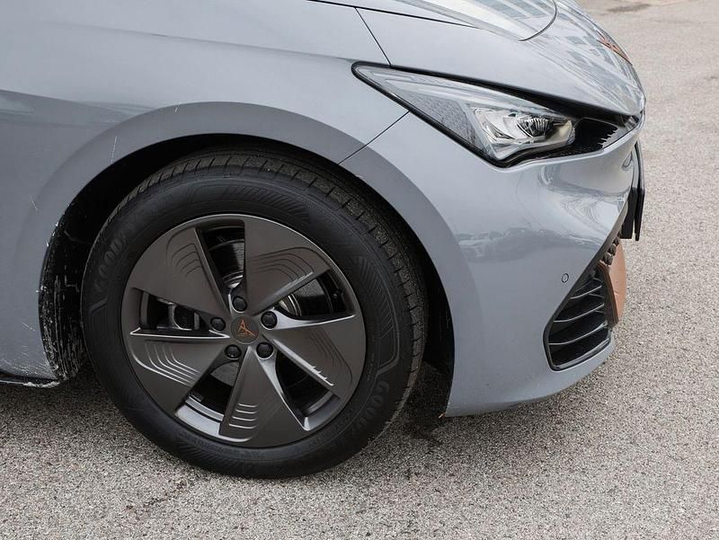 Gebraucht Cupra Born 150 kW (204 PS) 2024 Vaporgrau Kleinwagen