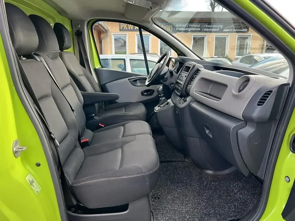 Gebraucht Renault Trafic Komfort 120 PS (88 kW) 2017 Grün Van / Kleinbus