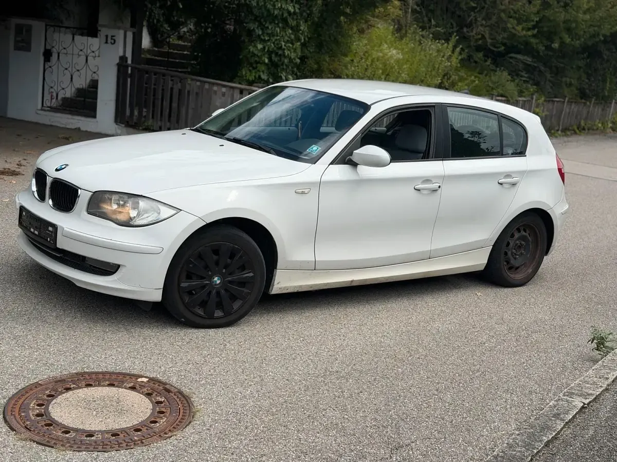 Gebraucht BMW 116 116 PS (85 kW) 2007 Weiß Kleinwagen
