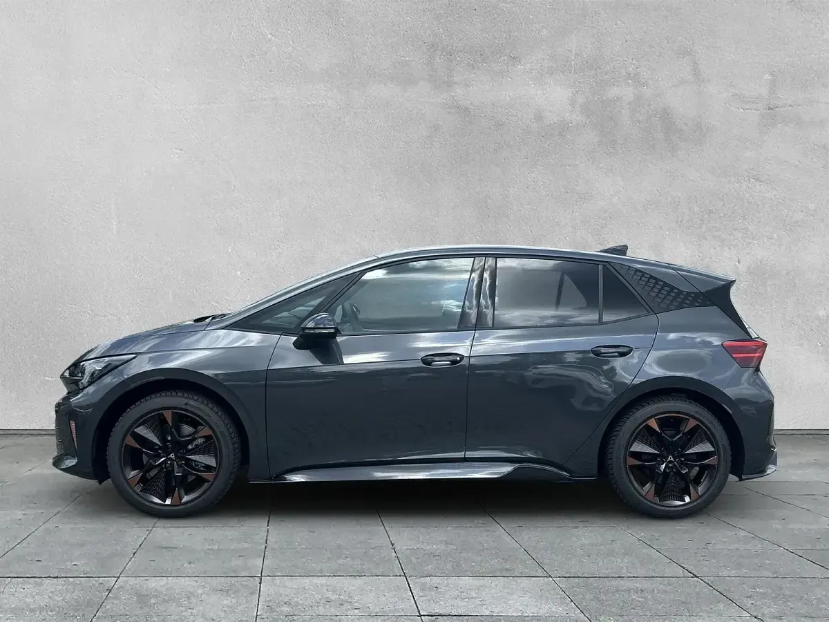Neu Cupra Born 139 kW (190 PS) 2026 Grau Kleinwagen