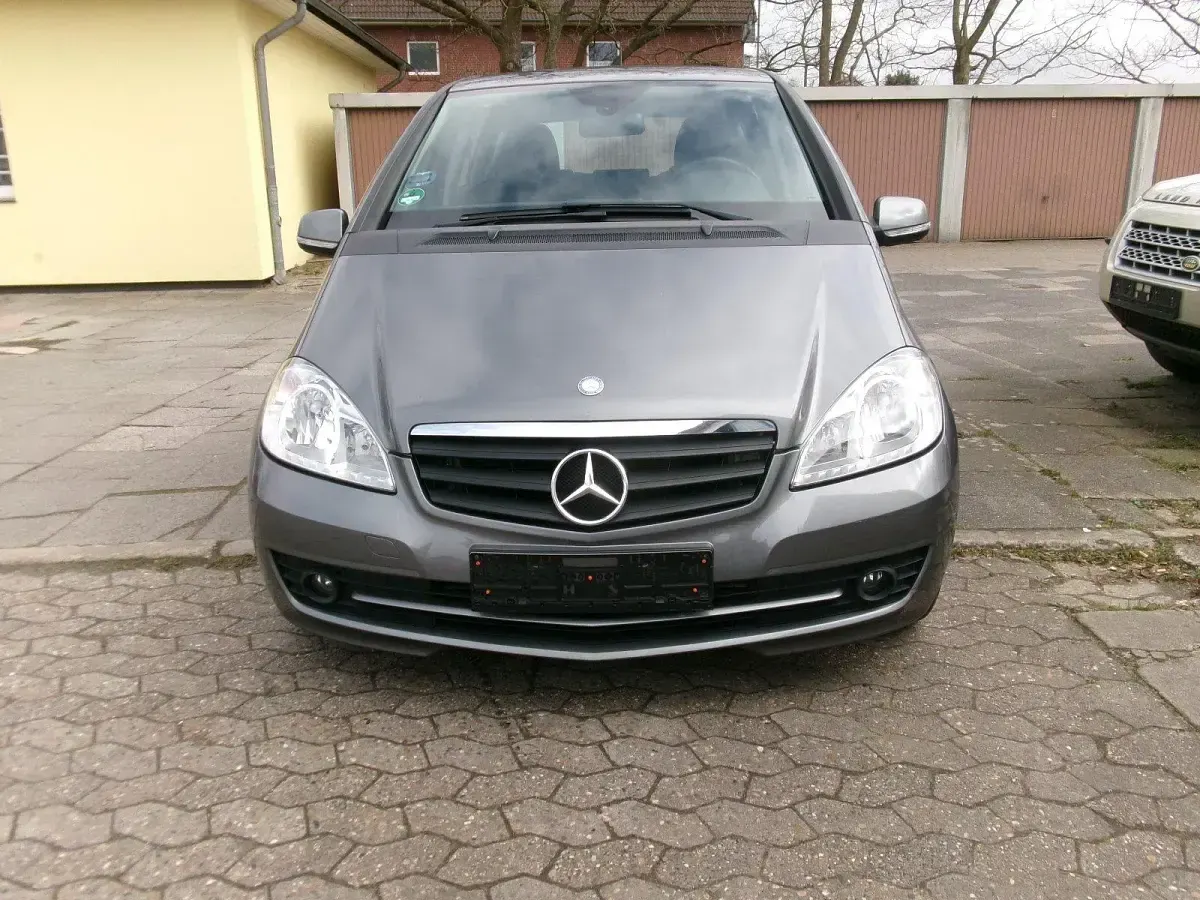 Gebraucht Mercedes A160 82 PS (60 kW) 2011 Grau Kleinwagen
