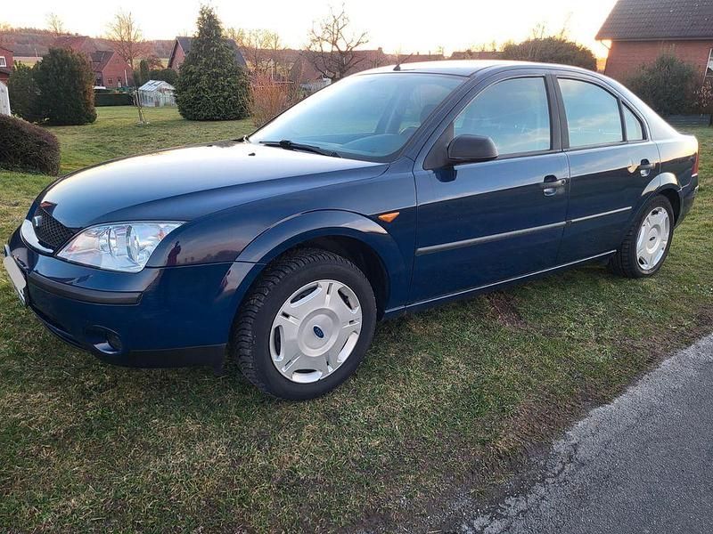 Gebraucht Ford Mondeo Ambiente 145 PS (106 kW) 2001 Blau Limousine