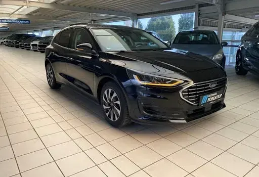 Usado Ford Focus Titanium 125 CV (91 kW) 2023 Negro Berlina