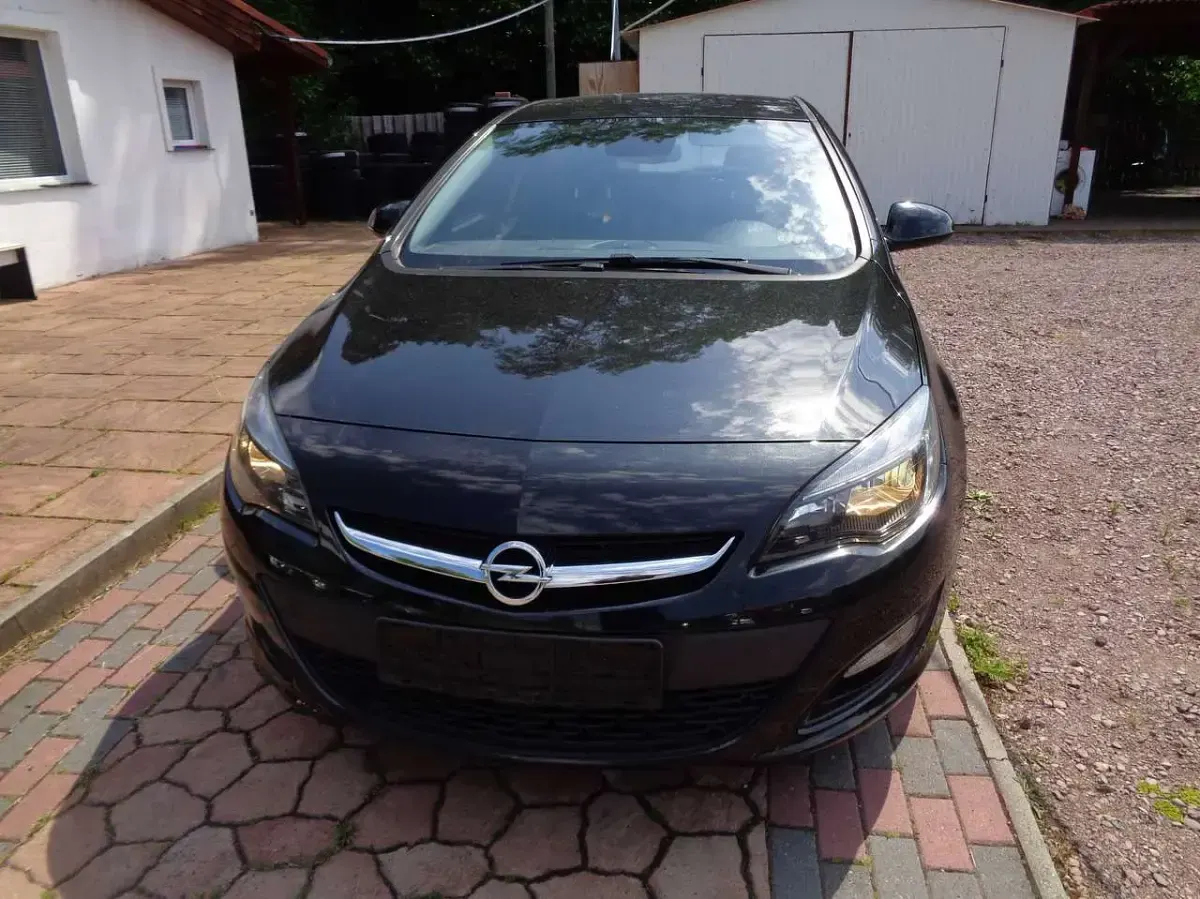 Gebraucht Opel Astra 120 PS (88 kW) 2015 Schwarz Limousine