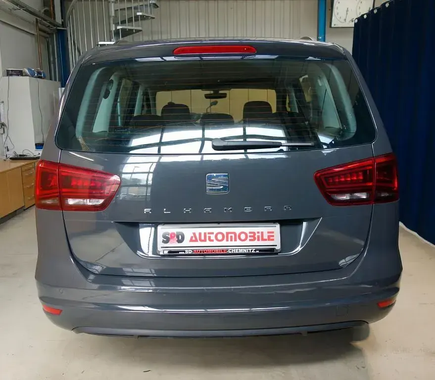 Gebraucht Seat Alhambra Style 150 PS (110 kW) 2016 Grau Van / Kleinbus