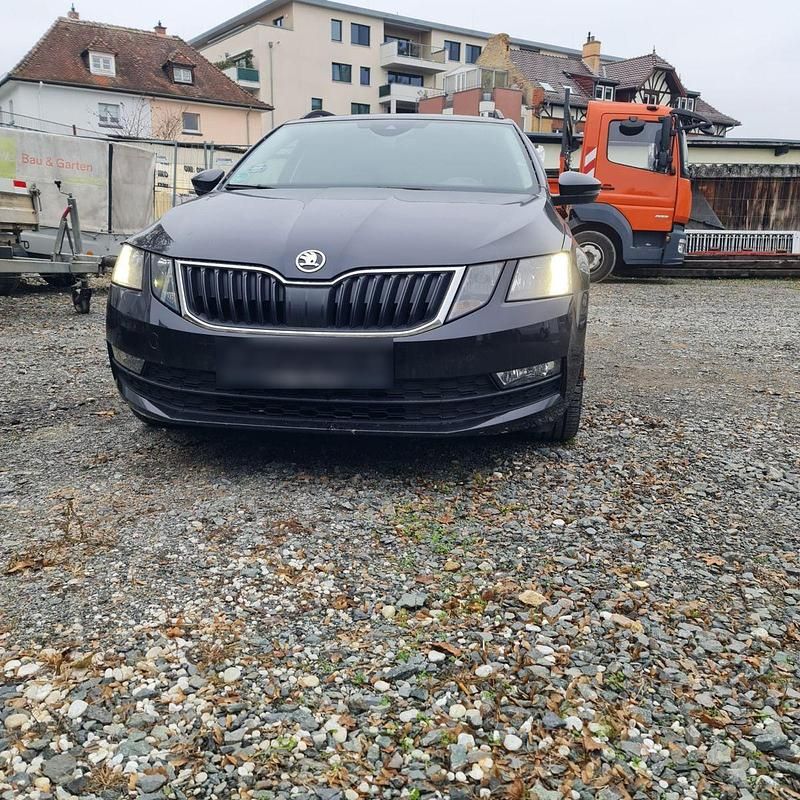 Gebraucht Skoda Octavia Ambition 116 PS (85 kW) 2018 Schwarz Kombi