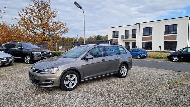 Grau Gebraucht 2016 VW Golf VII Comfortline Kombi | 9.750 € (Fairer Preis) - Bild 1/4