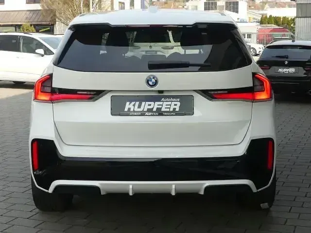 Gebraucht BMW iX1 Performance 230 kW (313 PS) 2023 Mineralweiss SUV