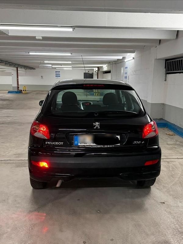 Gebraucht Peugeot 206+ 73 PS (53 kW) 2012 Schwarz Kleinwagen