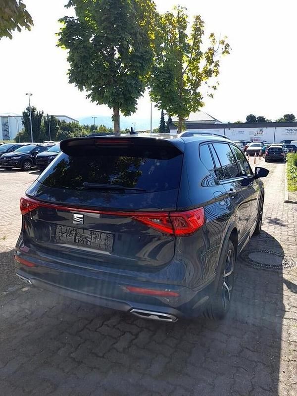 Uranograu uranograu uranograu Gebraucht 2024 Seat Tarraco FR SUV | 40.948 € (Etwas zu teuer) - Bild 1/4
