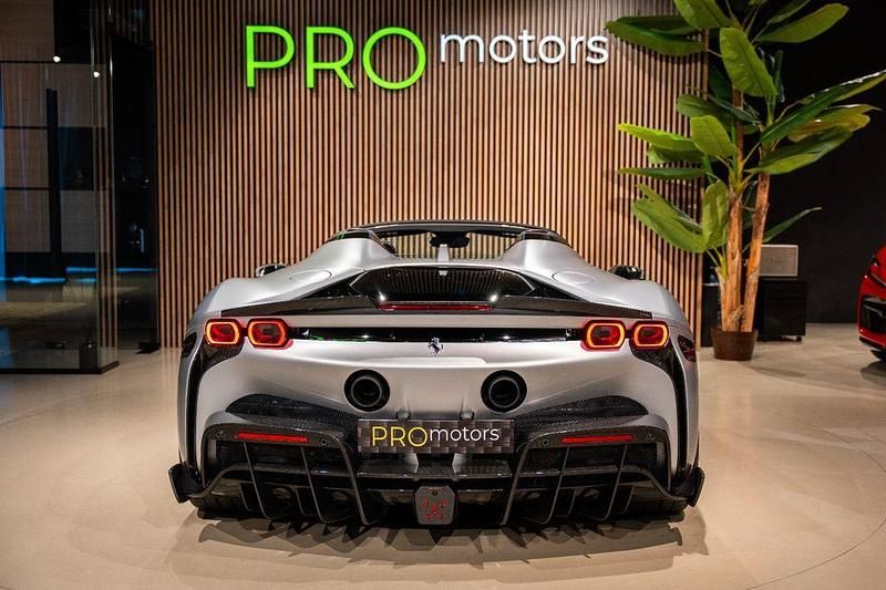 Gebraucht Ferrari SF90 2022 Grau Cabrio