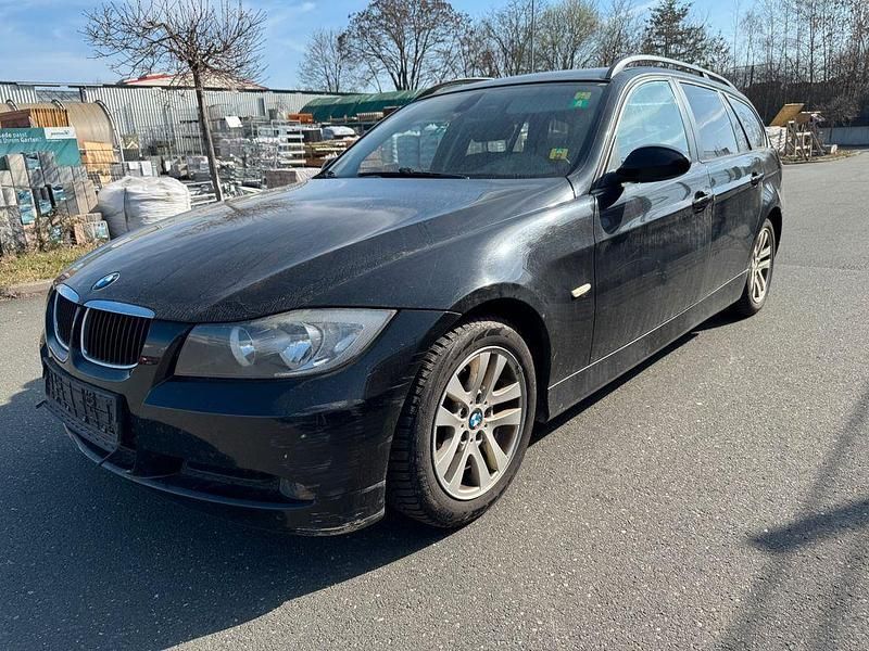 Gebraucht BMW 318 143 PS (105 kW) 2008 Schwarz Kombi