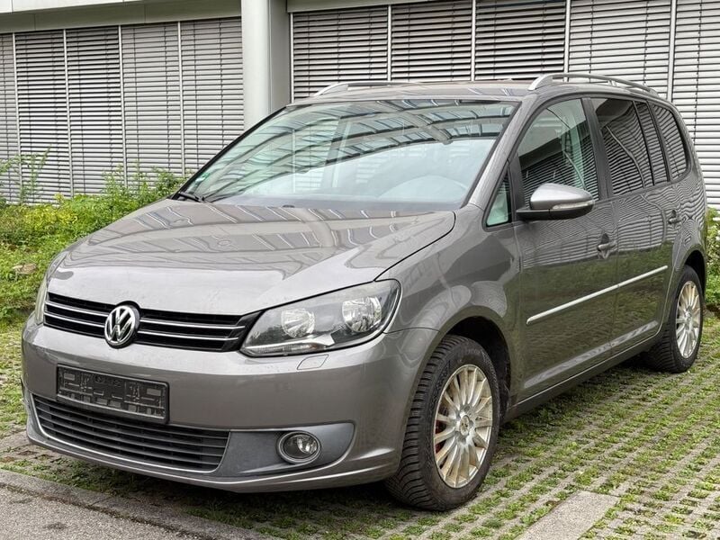 Grau Gebraucht 2010 VW Touran Highline Van / Kleinbus | 4.800 € (Fairer Preis) - Bild 1/4