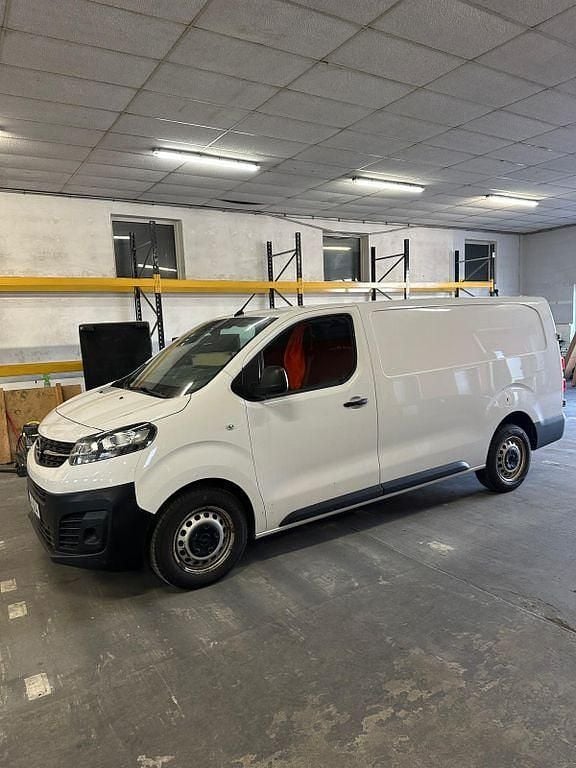 Gebraucht Opel Vivaro 144 PS (105 kW) 2023 Weiß Van / Kleinbus