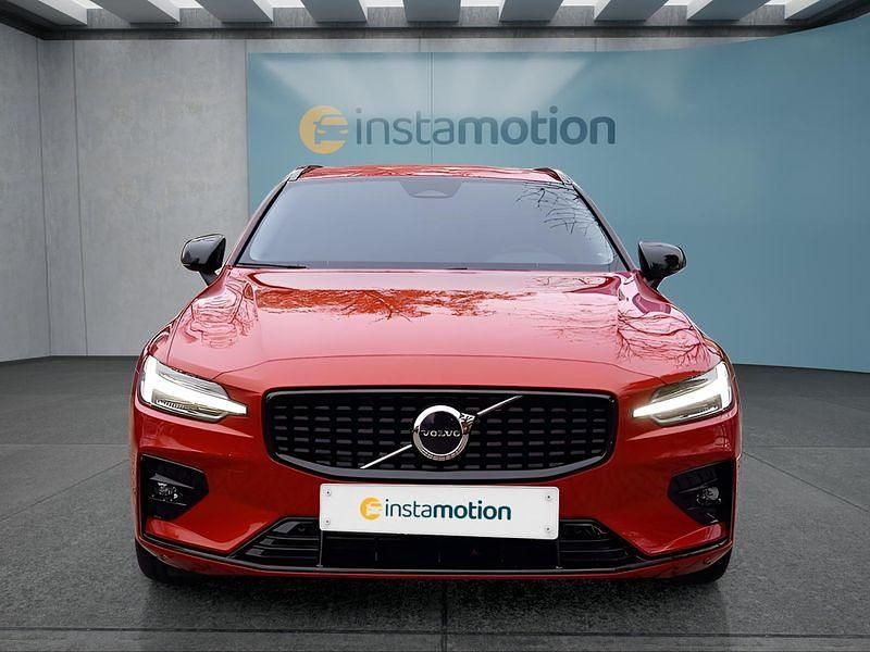 Gebraucht Volvo V60 Plus 197 PS (144 kW) 2024 Rot Kombi