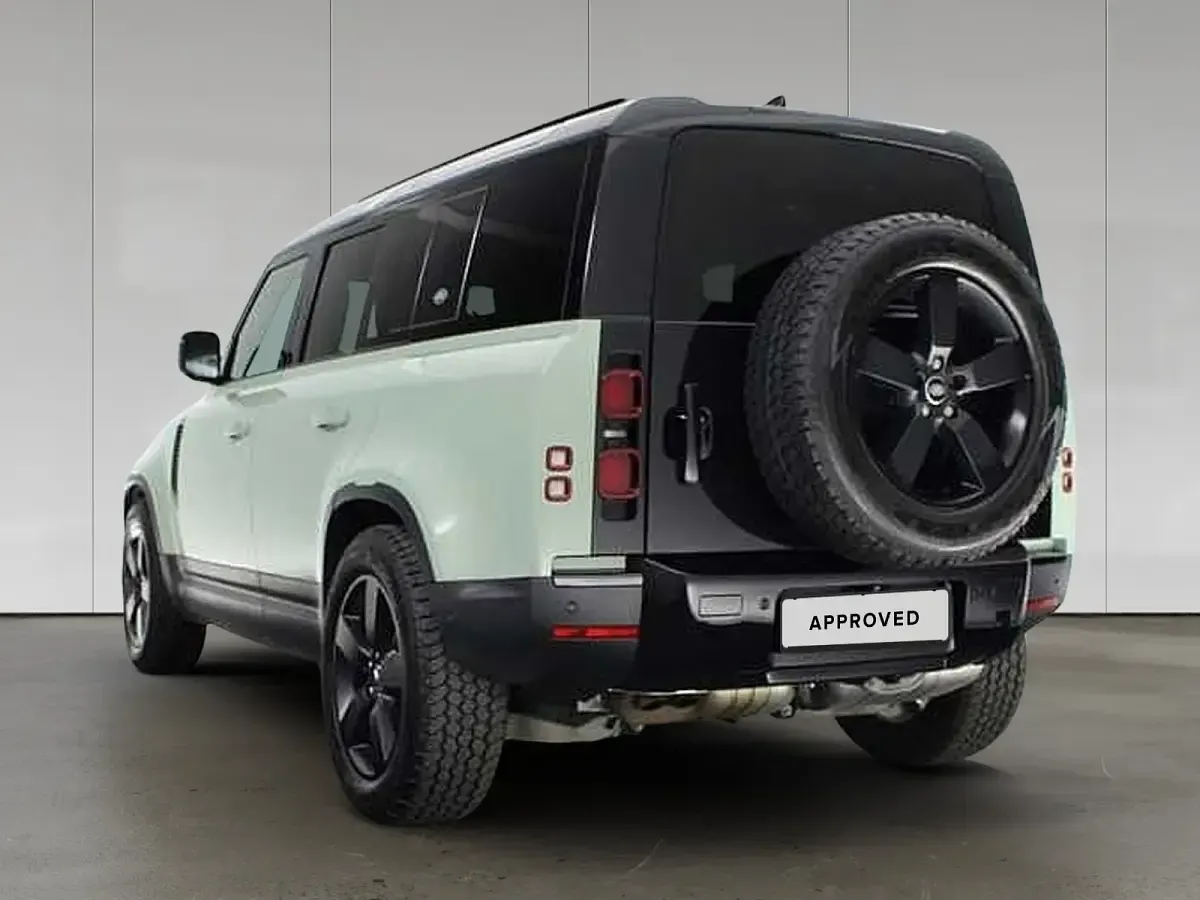 Gebraucht Land Rover Defender 75th Limited Edition 304 PS (223 kW) 2024 Grasmere green SUV