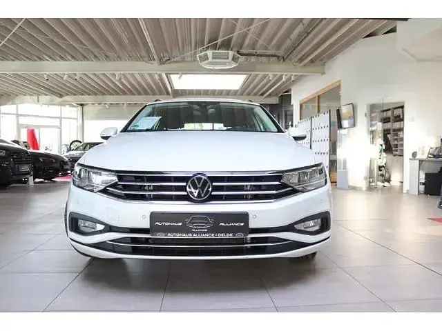Gebraucht VW Passat Business 200 PS (147 kW) 2022 Weiß Kombi