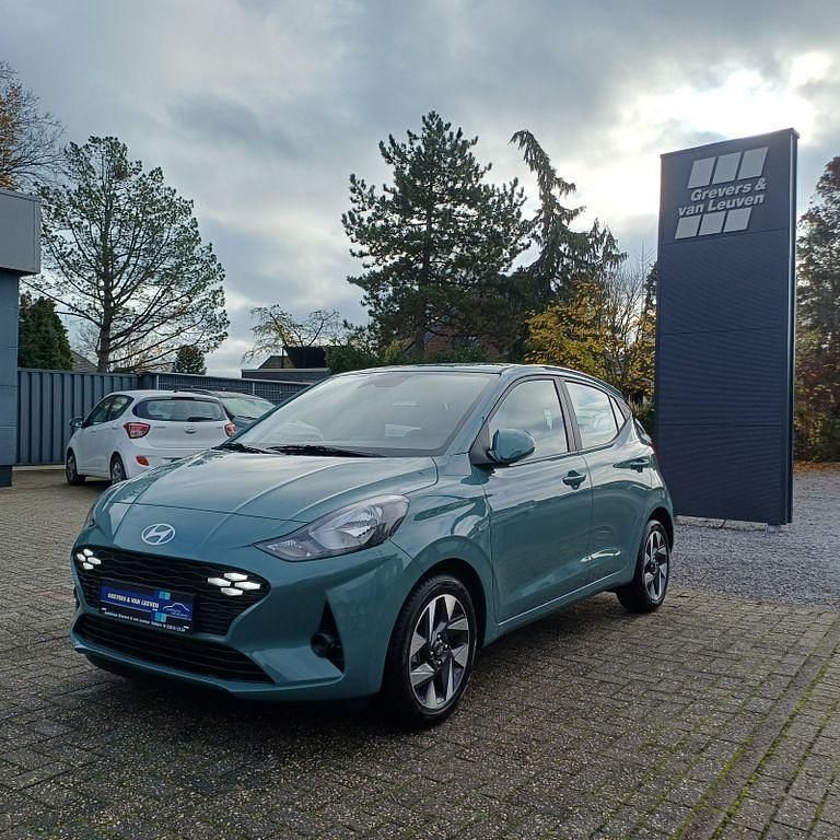 Grün Gebraucht 2025 Hyundai i10 Trend Kleinwagen | 18.800 € (Fairer Preis) - Bild 1/4