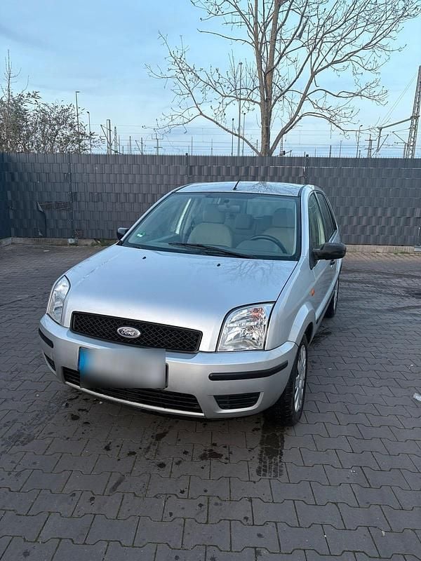Gebraucht Ford Fusion 100 PS (73 kW) 2003 Silber Kleinwagen