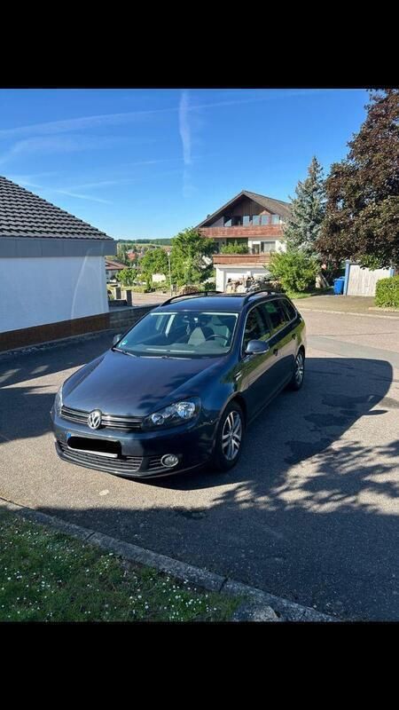 Blau Gebraucht 2011 VW Golf VI Comfortline Kombi | 4.950 € (Fairer Preis) - Bild 1/4