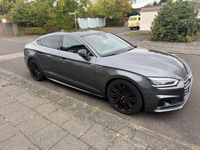 Grau Gebraucht 2018 Audi A5 Sportback S-Line Kleinwagen | 27.000 € (Fairer Preis) - Bild 1/4