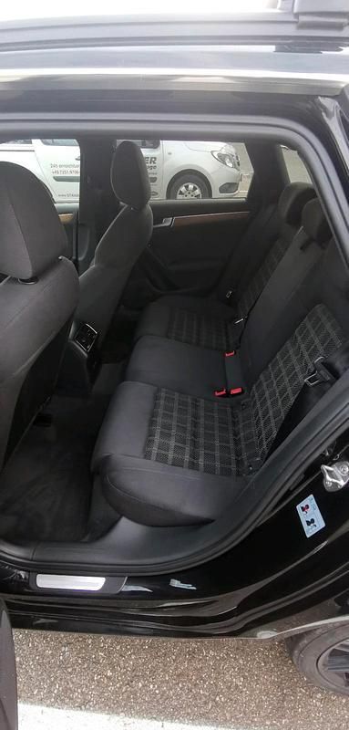 Schwarz Gebraucht 2013 Audi A4 Kombi | 10.500 € (Etwas zu teuer) - Bild 1/4