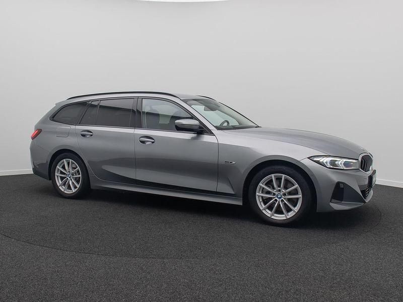 Gebraucht BMW 330e Sport Line 292 PS (214 kW) 2022 Grau Limousine