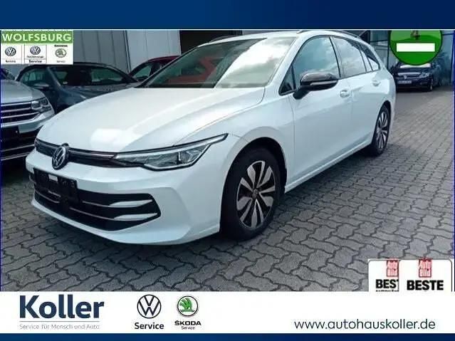 Oryxweiß perlmutteffekt Gebraucht 2024 VW Golf VIII Goal Kombi | 29.570 € - Bild 1/4
