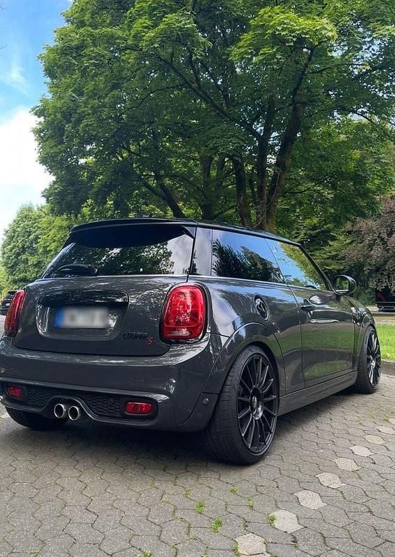 Grau Gebraucht 2017 Mini Cooper S Kleinwagen | 16.599 € (Fairer Preis) - Bild 1/4