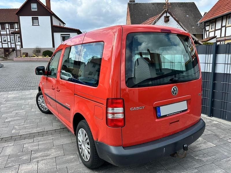Gebraucht VW Caddy Trendline 86 PS (63 kW) 2014 Orange Van / Kleinbus