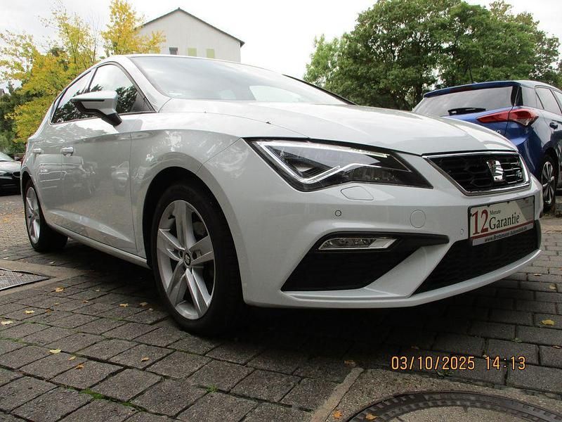 Weiß Gebraucht 2020 Seat Leon FR Limousine | 14.850 € (Superpreis) - Bild 1/4