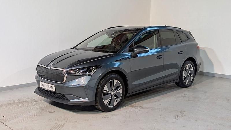 Grau Gebraucht 2021 Skoda Enyaq iV Lodge SUV | 23.975 € (Guter Preis) - Bild 1/4