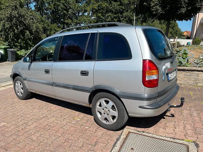 Silber Gebraucht 2003 Opel Zafira Van / Kleinbus | 600 € (Superpreis) - Bild 1/4