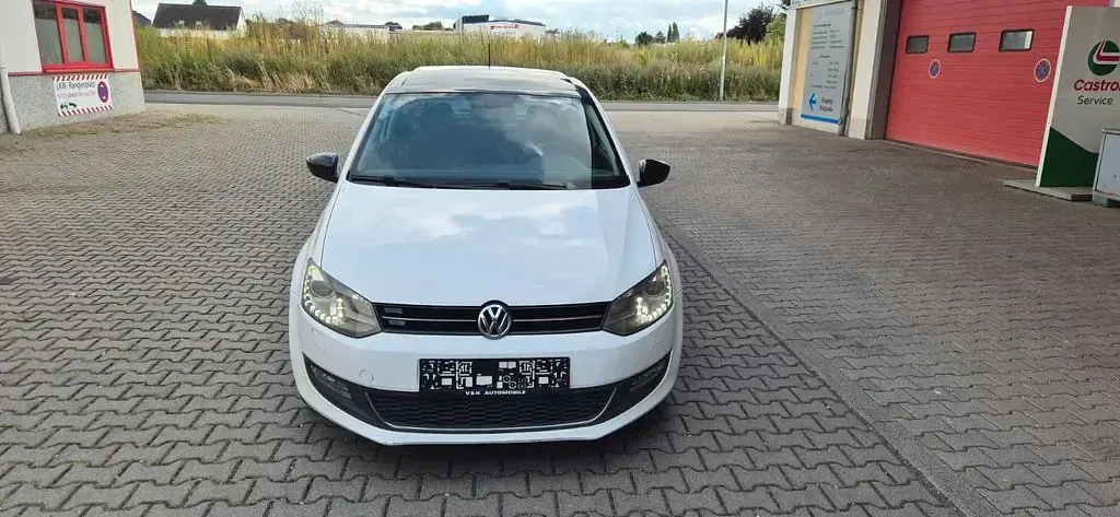 Gebraucht VW Polo Style 69 PS (50 kW) 2011 Weiß Kleinwagen