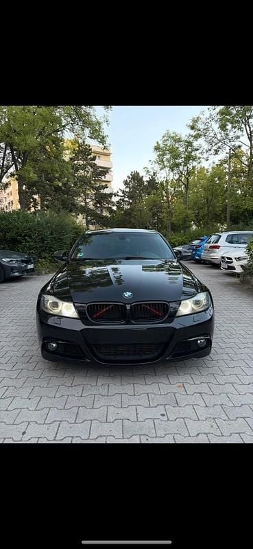 Schwarz Gebraucht 2011 BMW 335 Sport Line Limousine | 18.850 € (Fairer Preis) - Bild 1/4