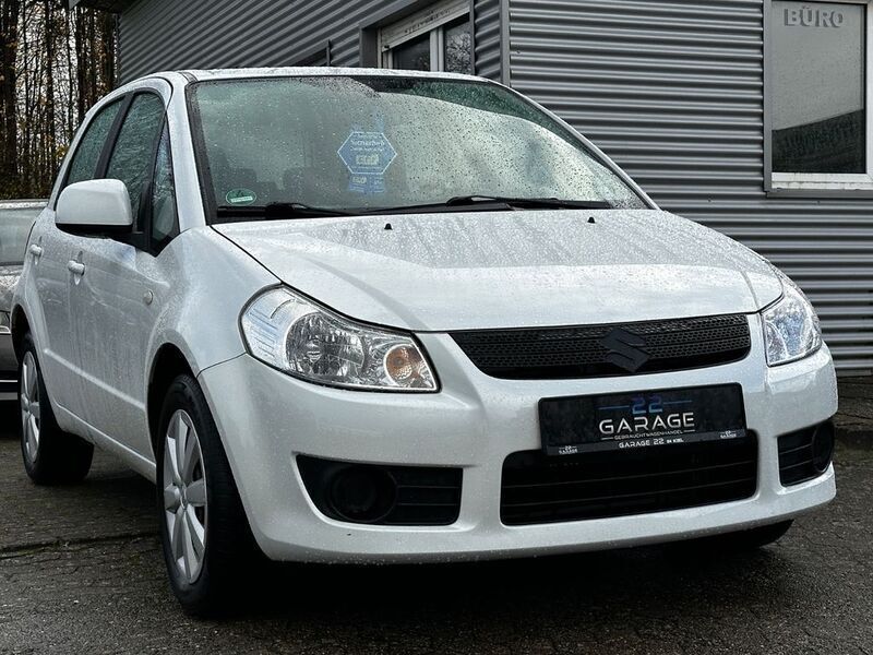 Weiß Gebraucht 2011 Suzuki SX4 Comfort SUV | 4.990 € (Guter Preis) - Bild 1/4