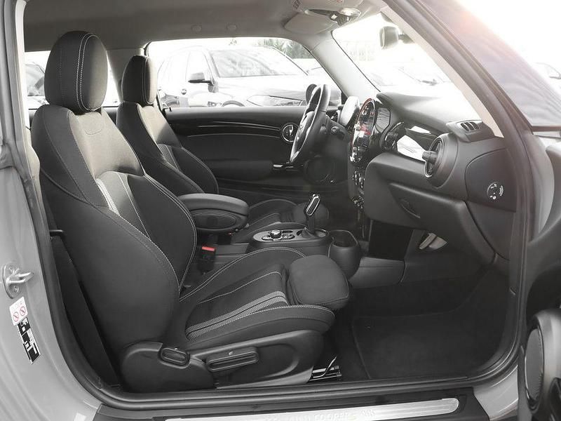 Gebraucht Mini Cooper SE Essential 135 kW (184 PS) 2022 Schwarz Kleinwagen