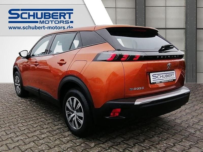 Gebraucht Peugeot e-2008 Active 100 kW (136 PS) 2023 Orange SUV