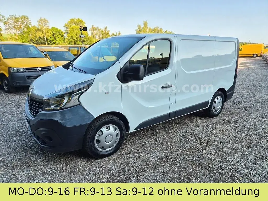 Gebraucht Renault Trafic Komfort 121 PS (88 kW) 2017 Weiß Van / Kleinbus