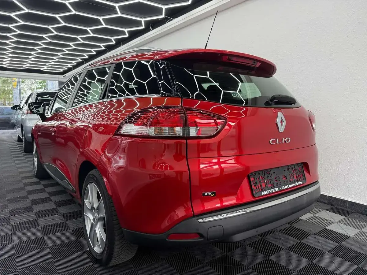 Gebraucht Renault Clio Luxe 120 PS (88 kW) 2015 Feuerrot Kombi