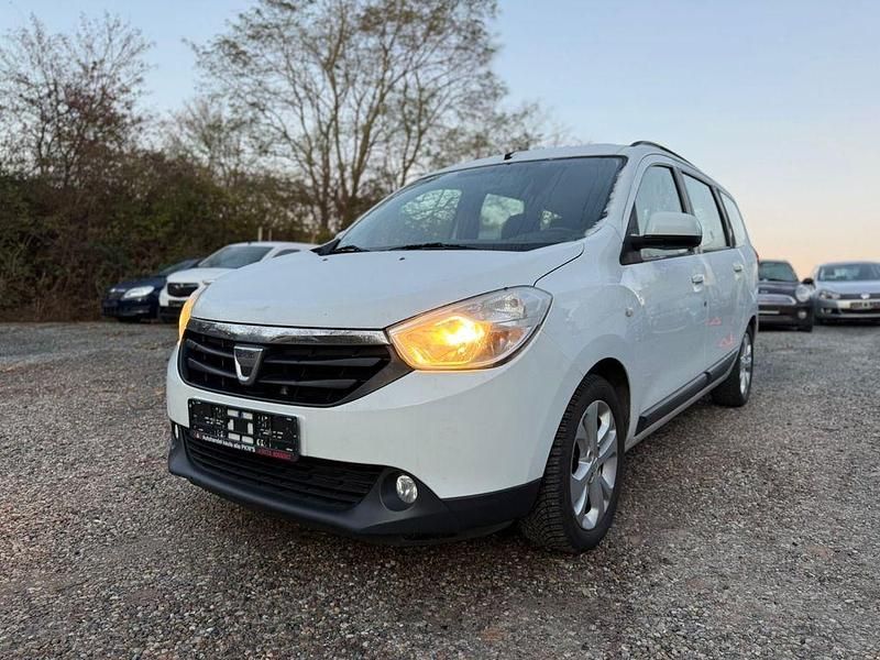 Weiß Gebraucht 2012 Dacia Lodgy Prestige Van / Kleinbus | 4.200 € (Fairer Preis) - Bild 1/4